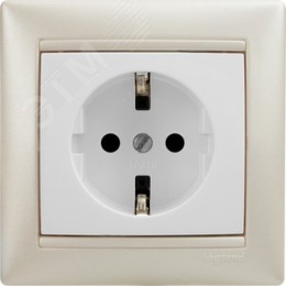 Legrand Valena 774420 Розетка 2к+3нем.ст. мех. белый 