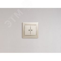 Legrand Valena 774428 выключатель 2кл с подсв. белый 