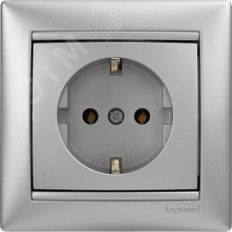 Legrand Valena 770120 Розетка 1ая с/з нем.стд. алюм.