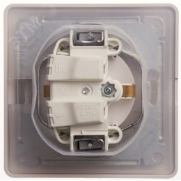 Розетка GLOSSA GSL000148 с/з с крышкой и шторками белый